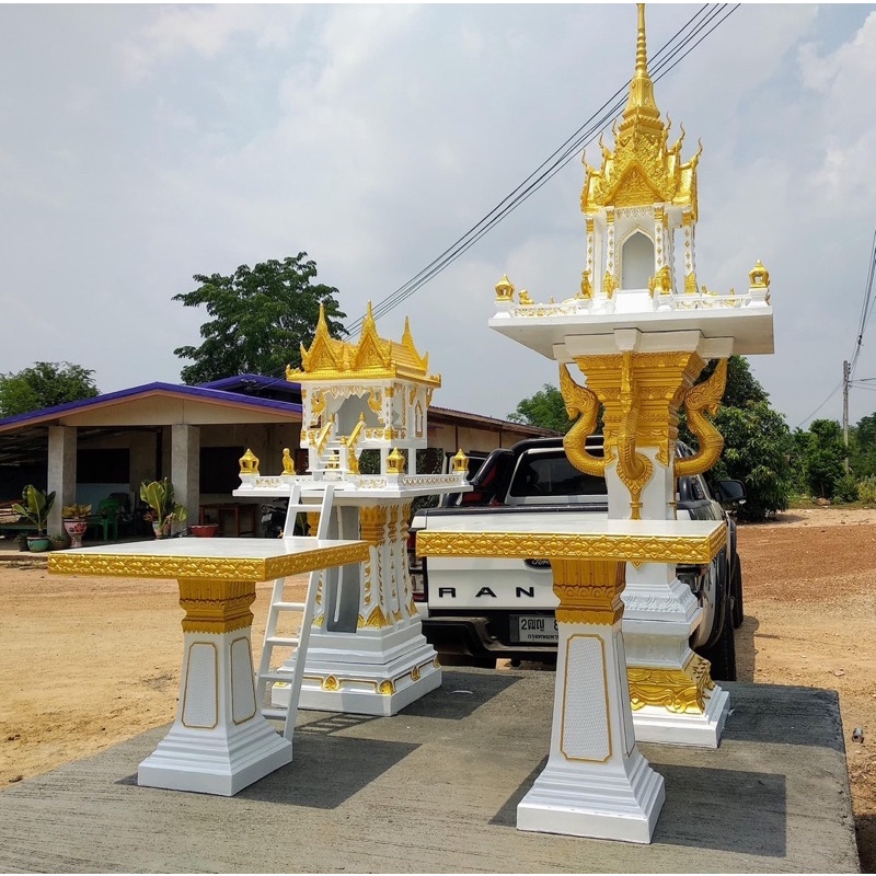 สอบถามค่าจัดส่งเพิ่มเติมทางแชท-ศาลพระภูมิ-ทรงมาลัย-3-ชั้น-พร้อมเจ้าที่ม่าน-และโต๊ะไหว้