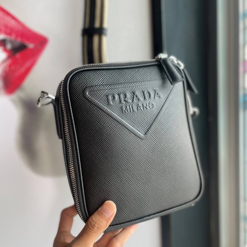 prada-saffiano-man-bag