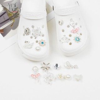 Crocs Jibbitz กระดุมคริสตัล รูปใบโคลเวอร์ สําหรับรองเท้า DIY