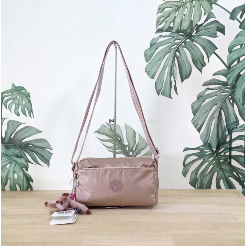 kipling-monkey-program-k16217-seoul-up-sling-bag-รุ่น-3-ซิป-new