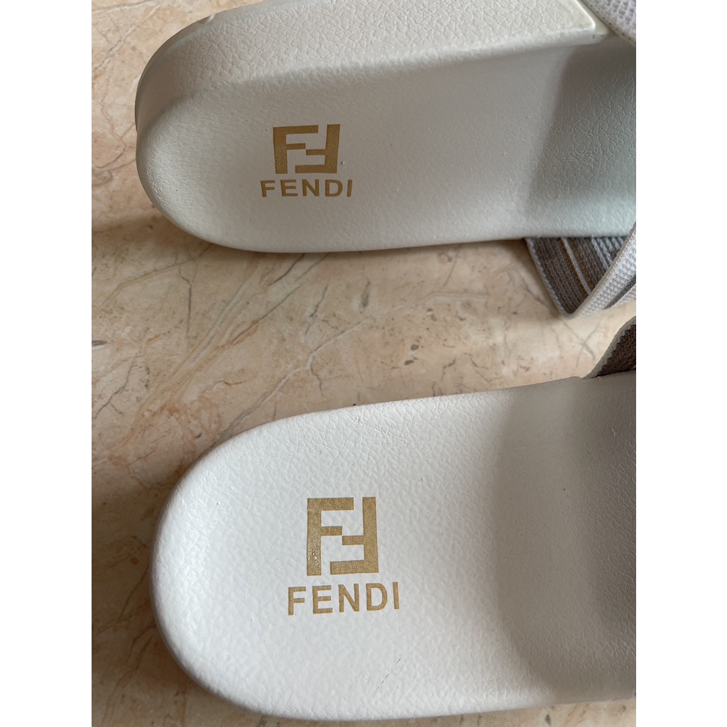 ภาพสินค้า(new) รองเท้าแตะ Fendi  สายเป็นผ้า พรีเมี่ยมม๊า ก สวยมา ก งานจริงตรงปกสุดๆ Size : 36-41Colors: ดำ ขาว น้ำตาล ️ จากร้าน pangko_89 บน Shopee ภาพที่ 5