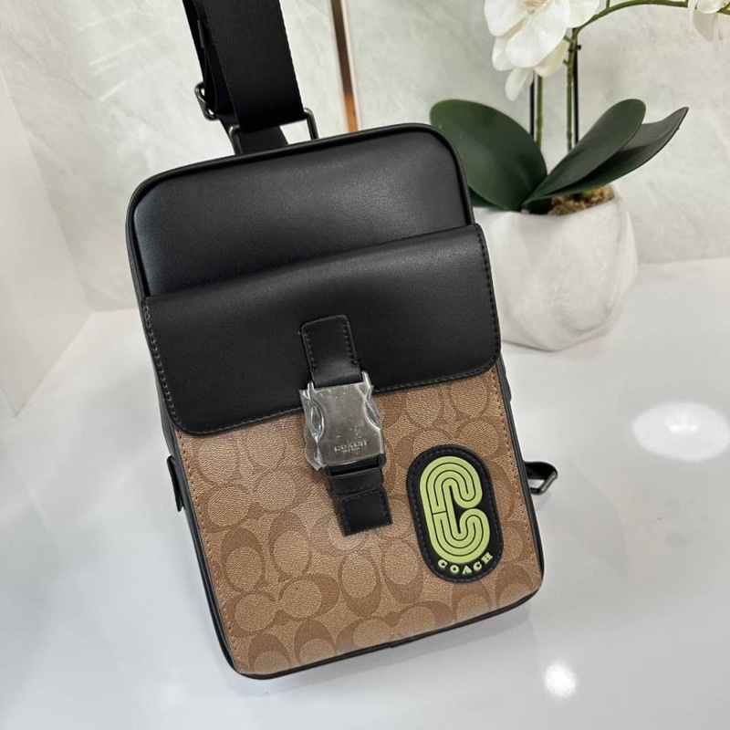 coach-cc017-track-pack-in-signature-canvas-with-coach-patch