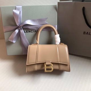 🔥🔥พร้อมส่ง New Balenciaga Hourglass xs top handle bag 📌size 19 cm.📌