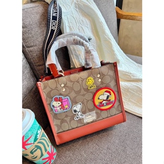 COACH X PEANUTS TOTE IN CANVAS WITH SNOOPY ICE SKATE MOTIF ((CE854))