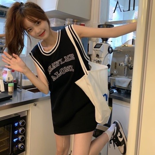 🍒พร้อมส่ง💅 เสื้อแขนกุด Basketball ชุดเดรสกล้ามไหมพรม คล้ายๆเสื้อบาสลายเสื้อเท่ๆ ลายตัวอักษร คอกลมสไตล์เกาหลีเท่ๆ Unisex