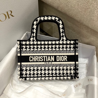 พรี​ ราคา7000 Dior Tote mini กระเป๋าถือ กระเป๋าสะพายไหล่ กระเป๋าสะพาย23*4*15cm