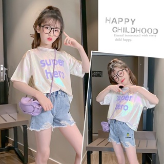 (พร้อมส่ง) เสื้อครอปเด็กผูุ้หญิงสีโฮโรแกรม เสื้อผ้าเด็กโต พิมพ์ตัวอักษรสีม่วง SUPER HERO  สวยน่ารักแนวเกาหลี