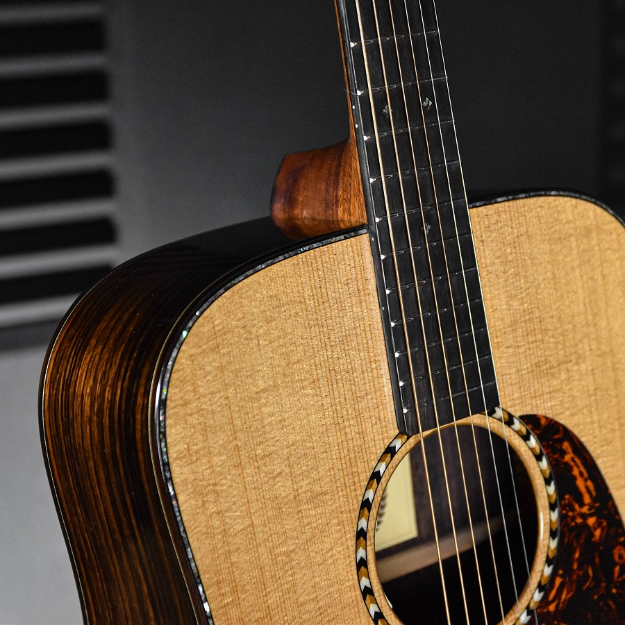 st-matthew-28-grand-deluxe-series-กีตาร์โปร่งไฟฟ้า-all-solid-torrefied-sitka-spruce-rosewood-d-28-om-28-ga-28