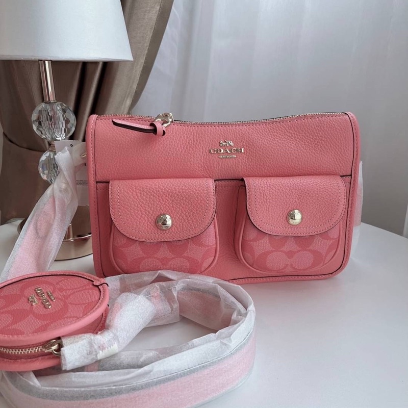 สด-ผ่อน-กระเป๋าสะพายสีชมพู-10-5-นิ้ว-coach-ca906-pennie-crossbody-with-coin-case-with-signature-canvas