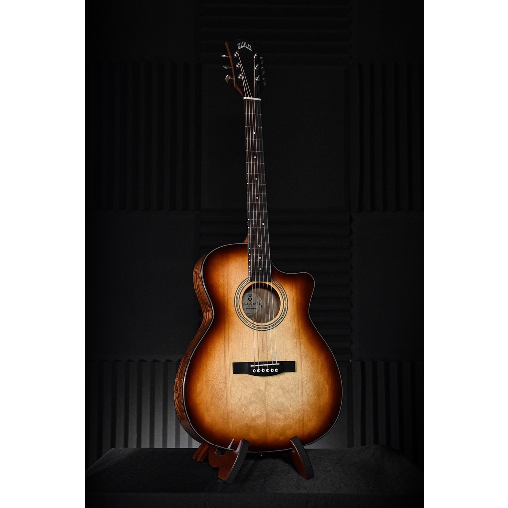 guild-om-260ce-deluxe-burl-ash-กีต้าร์โปร่งไฟฟ้า-พร้อมกระเป๋า