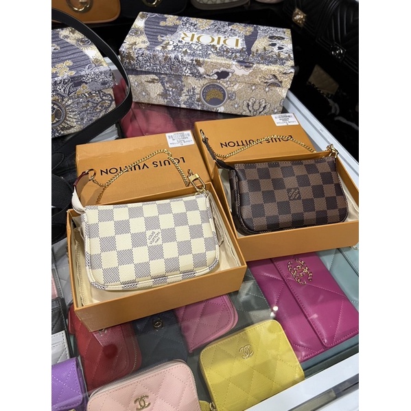 louis-vuitton-mini-pochette-accessories-พร๊อพเพอร์ตี้