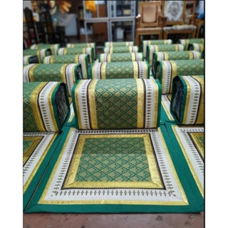 ชุดหมอนอิงหมอนกราบและผ้าอาสนะปูนั่งพระสงฆ์ สีเขียวขอบเขียว(A set of cushions, prostrate pillows and asana cloth for sitt