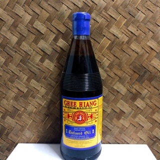 น้ำมันงาผสม ฉลากสีน้ำเงิน GHEE HIANG 義香 Blended Sesame Oil - Blue Label 麻油 - 蓝牌 680ml Prodoct Of malaysia