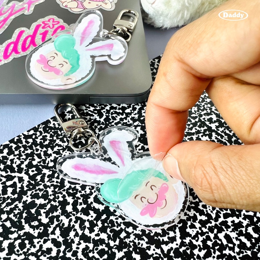 daddy-bunny-keychain-พวงกุญแจ-acrylic-ลายคุณพ่อกระต่าย-สุดน่ารัก