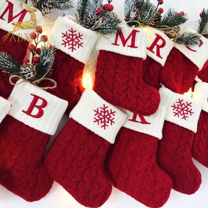 ถุงเท้าถัก-ลายตัวอักษรเกล็ดหิมะ-สีแดง-สําหรับตกแต่งบ้าน-ต้นคริสต์มาส