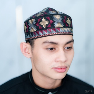 สินค้า หมวกมุสลิมชายหรือหมวกอิสลาม สินค้านำเข้าจากประเทศอินโดนีเซีย ทรงสวยเนื้ออย่างดี ไว้สำหรับบังละหมาดหรือรับแขก วาริสมุสลิม