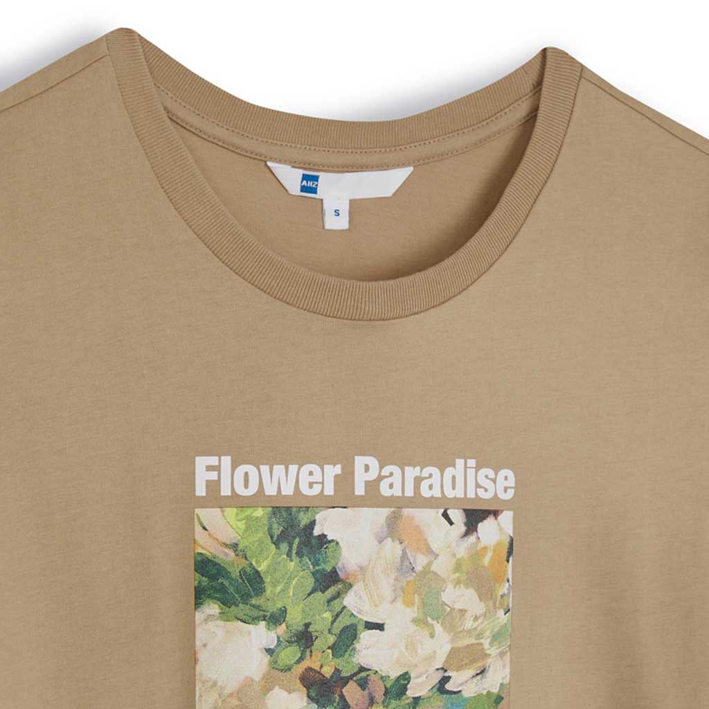aiiz-เอ-ทู-แซด-เสื้อยืดคอกลมผู้หญิง-พิมพ์ลายกราฟิก-womens-photo-flower-graphic-t-shirts