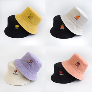 ภาพขนาดย่อของภาพหน้าปกสินค้าหมวกบัดเก็ต ใส่ได้2ด้าน Bucket Hat จากร้าน aying323 บน Shopee