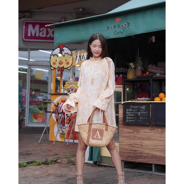 ชุดเดรสคอระบาย-เนื้อผ้านิ่ม-พริ้ว-lady-oversized-dress