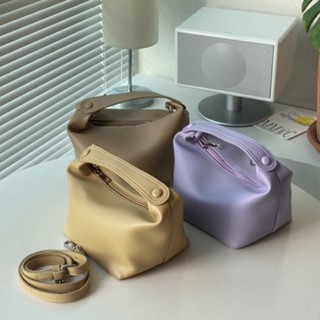 กระเป๋ารุ่น bucket bag