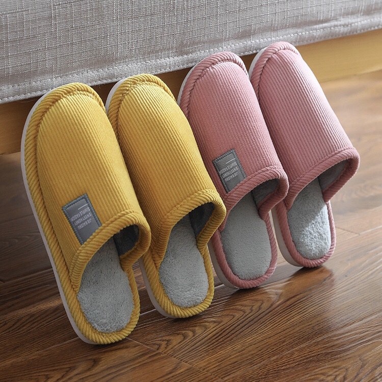 ภาพหน้าปกสินค้ารองเท้าใส่ในบ้าน พื้นยาง กันลื่น slipper สลิปเปอร์ สีพื้น (JIE) เท้าอวบเพิ่ม 1 ไซส์