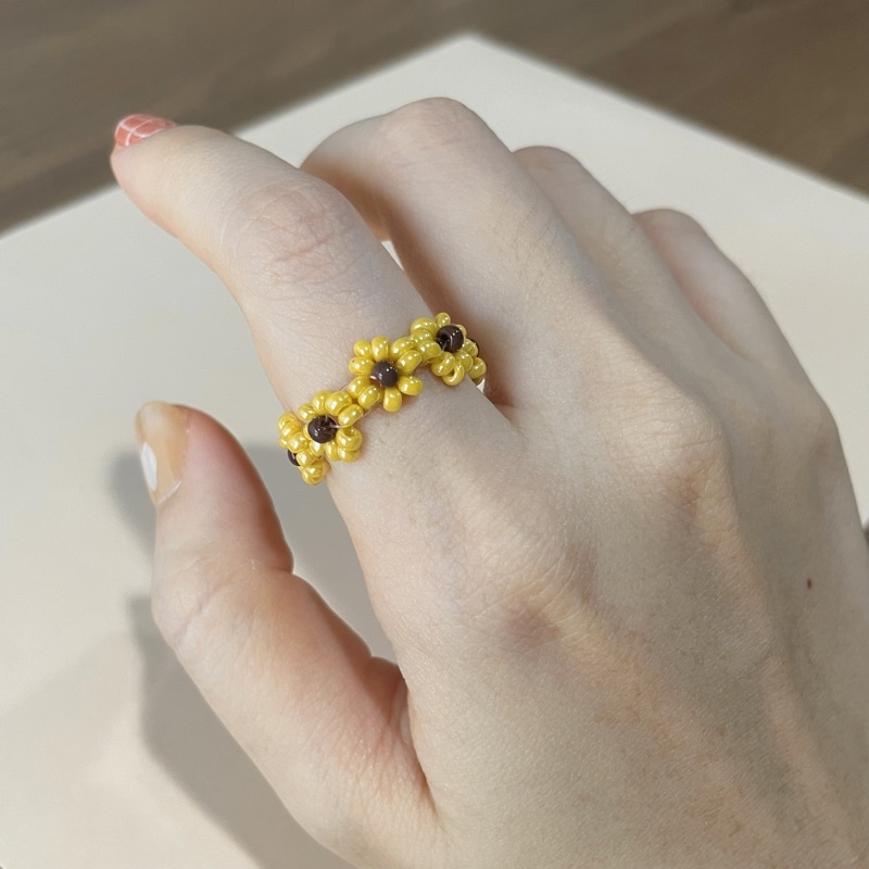 แหวนลูกปัด-ดอกทานตะวัน-สีเหลือง-แหวนดอกไม้-น่ารักมากๆ-cute-yellow-sunflower-bead-rings