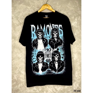 Ramonesเสื้อยืดสีดำสกรีนลายFC144