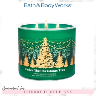 🍒ของแท้·ส่งไว·ถูก🍒BATH AND BODY WORKS เทียนหอม "Under the Christmas Tree" 3-wicks CANDLE ขนาดใหญ่ 3 หัวจุด