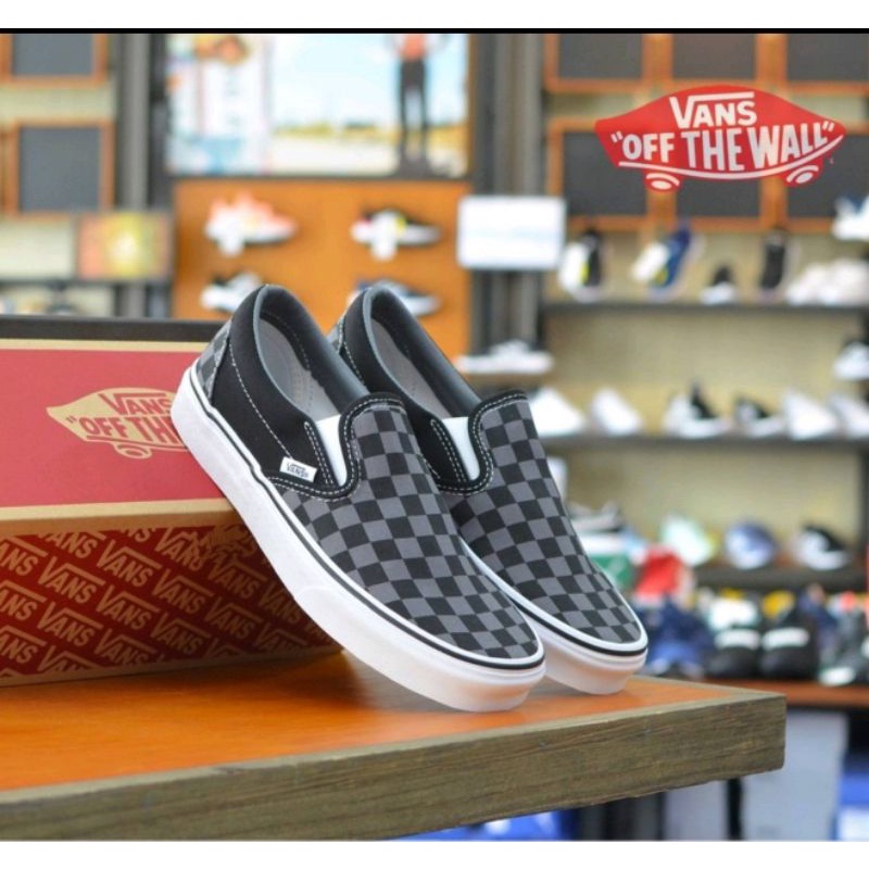 ภาพสินค้ารองเท้าแวนสลิปออน พร้อมกล่องแท้ % รองเท้าVans slipon checkerbord รุ่นฮิต ตรงปก จากร้าน sneakerbybenz บน Shopee ภาพที่ 1