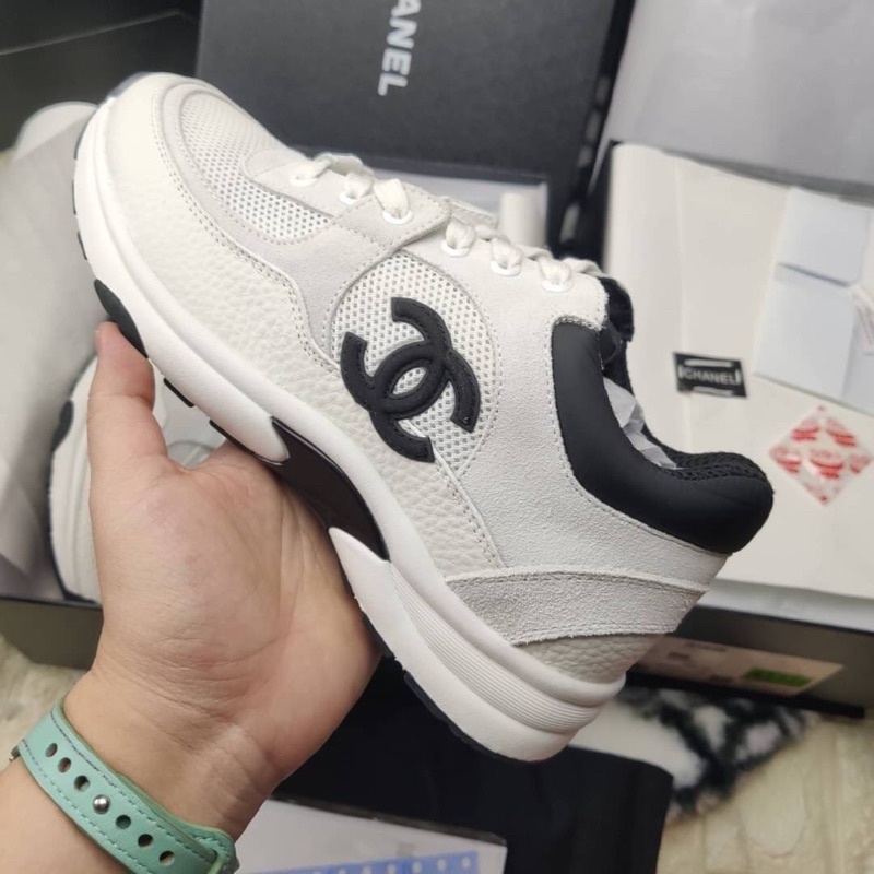 รองเท้า-sneakers-รุ่นใหม่ล่าสุด