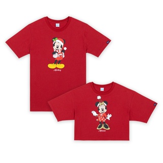 Disney T-Shirt Men &amp; Crop Women Mickey And Minnie Christmas  - เสื้อยืดผู้ชายและ ครอปผู้หญิงมิกกี้เมาส์และมินนี่เมาส์  สินค้าลิขสิทธ์แท้100% characters studio