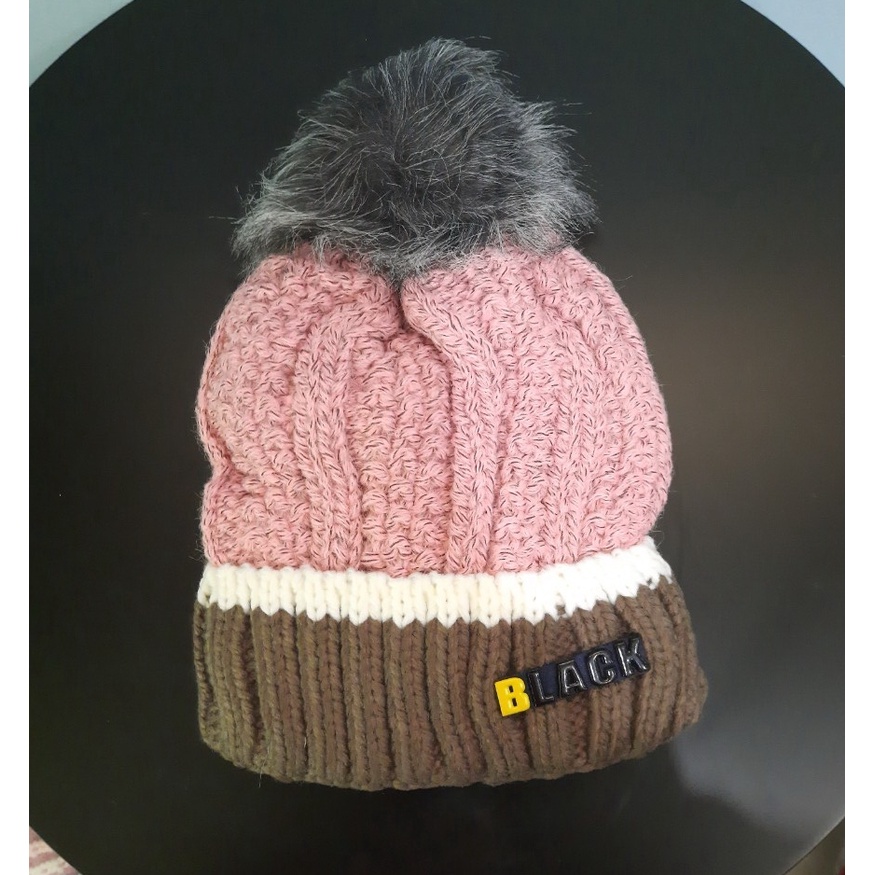 ภาพหน้าปกสินค้าหมวกไหมพรม หมวกบินนี่ หมวกกันหนาว winter hat จากร้าน maladee_shop บน Shopee