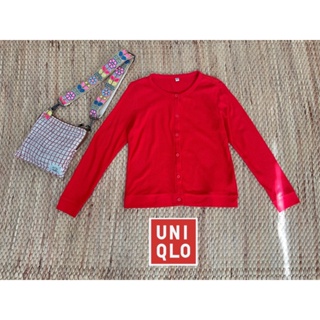 Uniqlo x cotton เสื้อคลุม ผ้าวาฟเฟิล สีแดงสวย ใหม่ ป้าย XL  ❌ตำหนิขุยนิดด้านหน้า นอกนั้นใหม่ อก 40 ยาว 24  • Code : 782