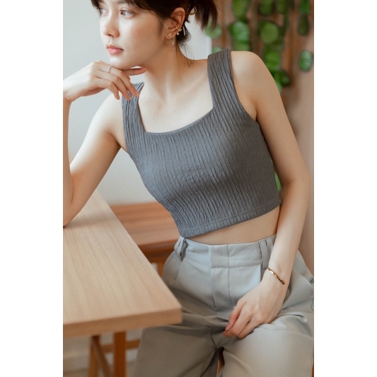 yubbi-cotton-stretch-sq-เสื้อกล้ามครอป-คอเหลี่ยม-เนื้อผ้ายืดอัดพลีทยับ