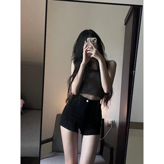 🔥จัดส่งจากประเทศไทย🔥กางเกงขาสั้นผ้ายีนส์สีดำ เอวสูง หญิงสาวร้อน ฤดูหนาวใหม่ ย้อนยุค เอวสูง แน่น บาง แพคเกจสะโพก 04 WV3D