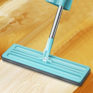 ภาพขนาดย่อของภาพหน้าปกสินค้าไม้ถูพื้นหัวแบน Lazy Mop แบบรีดน้ำในตัว หมุนได้ 360 องศา ไม้ถูพื้นแบบรีดน้ำและฝุ่นผงในตัว พร้อมผ้า 2 ผืน ถูง่ายสบายมือ จากร้าน wilkmall02 บน Shopee