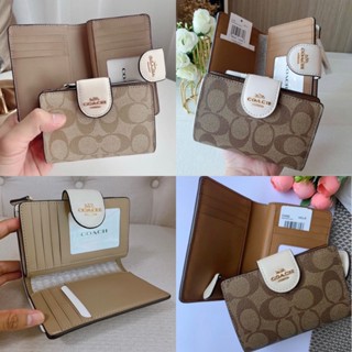 🎀 (สด-ผ่อน) กระเป๋าสตางค์ กระดุมขาว ลายซีเบจ C0082 Medium Corner Zip Wallet in Signature Canvas Coach