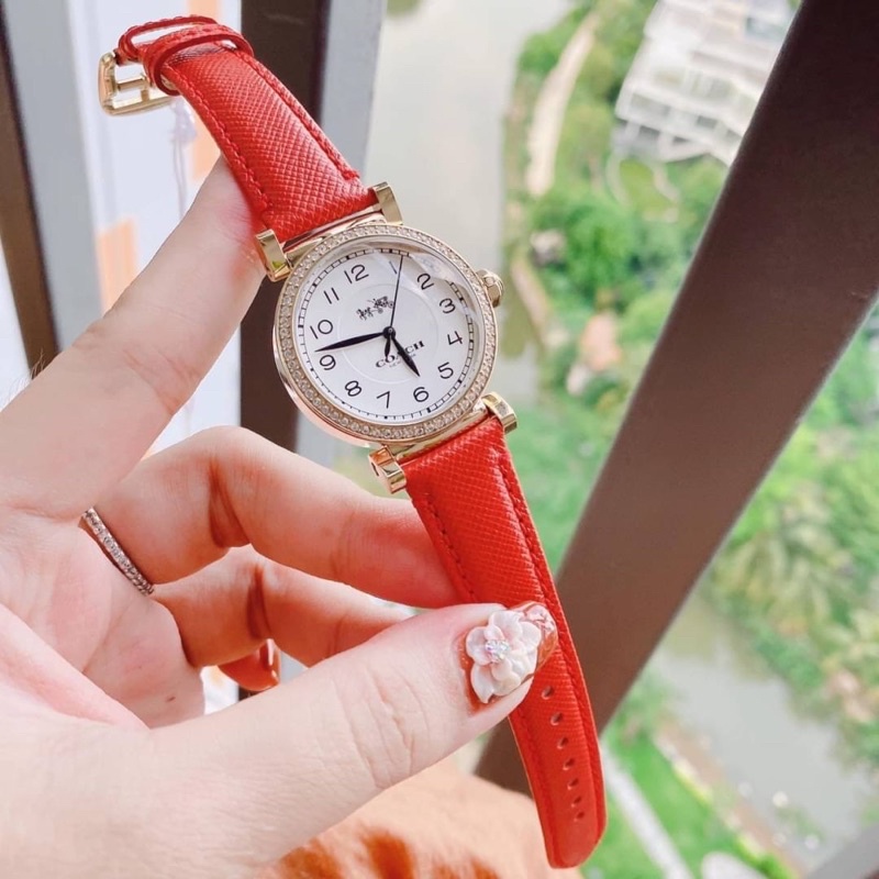 ผ่อน0-นาฬิกา-ladies-coach-madison-watch-14502400-สายหนังสีแดง-ตัวเรือนสีทอง-หน้าปัดกลมล้อมคริสตัล-32-มม