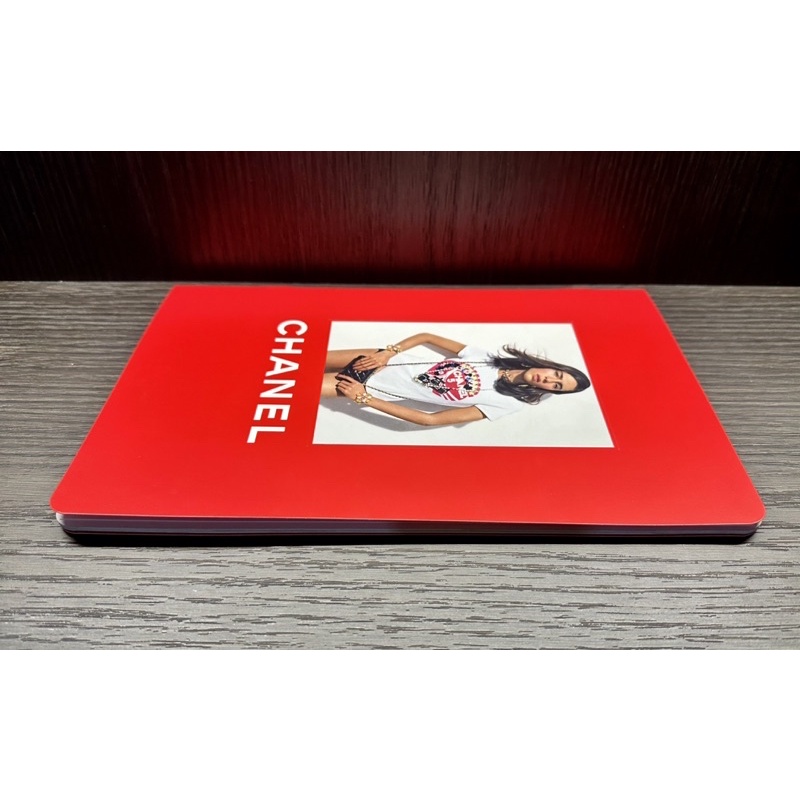 หนังสือ-catalog-chanel-cruise-collection-2022-2023-สภาพใหม่ค่ะ