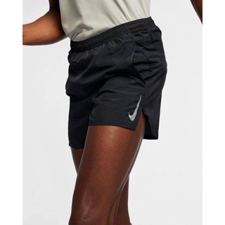 ภาพหน้าปกสินค้ากางเกงวิ่งผู้ชาย Nike Challenger 5\" ที่เกี่ยวข้อง