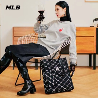 ภาพหน้าปกสินค้าMLB UNISEX CURVED CAPNY NEW YORK YANKEE BAG กระเป๋า สะพาย ใบใหญ่ แบรนด์ NY ผู้หญิงรุ่นใหม่ ⚡พร้อมส่ง ที่เกี่ยวข้อง