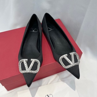 พรี​ ราคา3600 Valentino Vlogo หนังแกะ รองเท้าผู้หญิง รองเท้าส้นแบน35-42