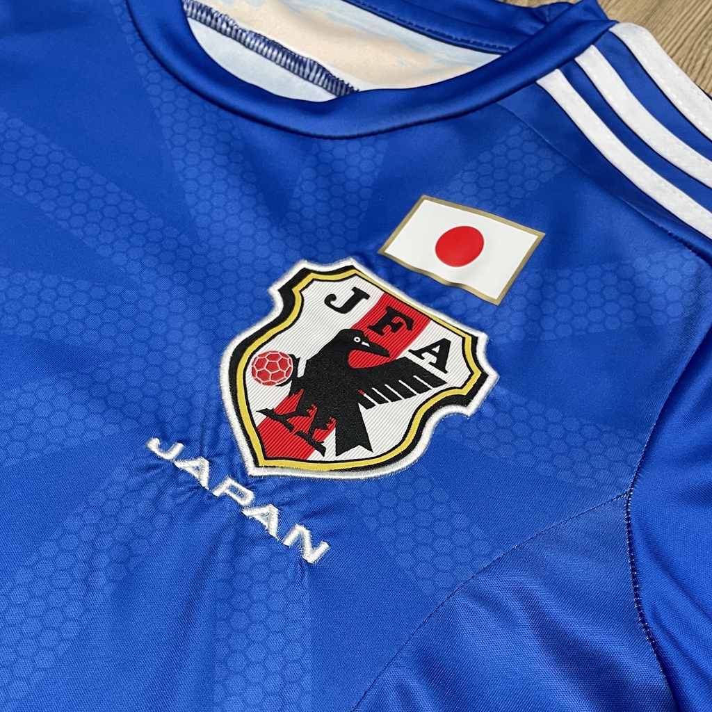 เสื้อบอลทีมชาติ-japan-ย้อนยุค-เนื้อผ้าโพลีเอสเตอร์แท้-เกรดแฟนบอล-aaa