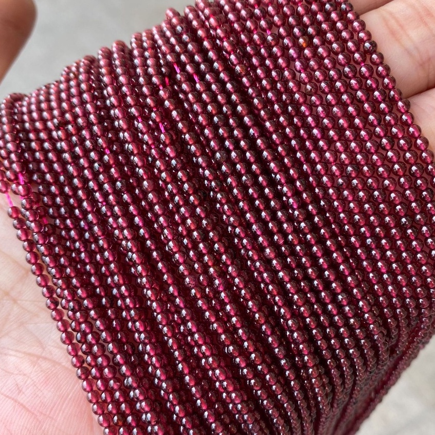 โกเมน-พลอยสุขภาพดี-red-garnet-3-mm-ทรงกลม-เส้นยาว