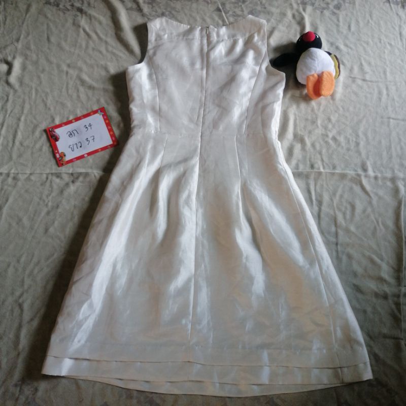เดรสผ้าไหมสีขาวมุก-มือสอง-งานสวยมาก-อก-34-เดรสสีขาว-ชุดเพื่อนเจ้าสาว-silk-dress
