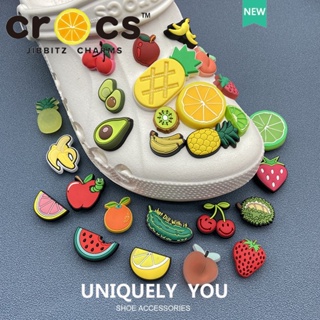 ภาพหน้าปกสินค้าjibbitz crocs ของแทั  ใหม่ ตัวติดรองเท้า Crocs ลายดอกไม้ ผลไม้ ของแท้ อุปกรณ์เสริมรองเท้า Crocs jibbitz ที่เกี่ยวข้อง