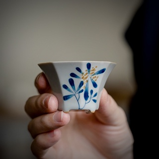ชุดถ้วยชาเซรามิค ทรงสูง เพ้นท์มือ แบบสร้างสรรค์ ของใช้ในครัวเรือน
