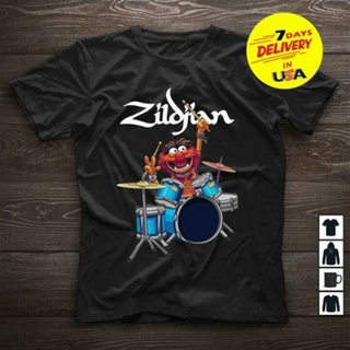 เสื้อยืดผ้าฝ้ายพรีเมี่ยม เสื้อยืด ผ้าฝ้าย พิมพ์ลาย The Muppet Show Zildjian Drums ใส่สบาย สีดํา สําหรับผู้ชาย ทุกขนาด MA