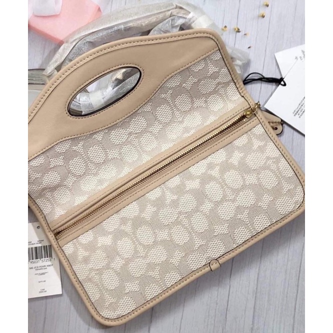 พร้อมส่ง-coach-ca358-foldover-cut-out-clutch-crossbody-in-signature-jacquard