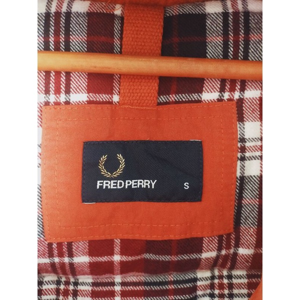 fred-perry-jacket-มีฮู้ดขนเฟอร์-หนามากใส่ไปต่างประเทศได้-สีจริงจางกว่าในภาพ-มีตำหนิ2รูปสุดท้าย-ราคามือหนึ่งแพงมากเลยค่ะ